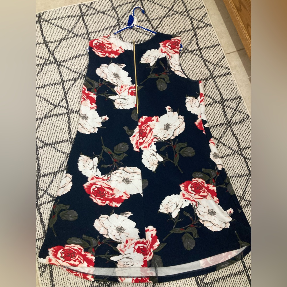 Floral Sleeveless Dress. Size XL - Picture 2 of 3
